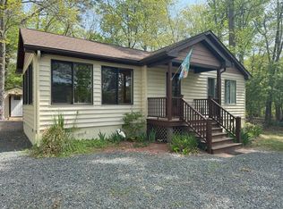 37201 Main Sail Ct, Greenbackville, VA 23356