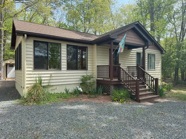 37201 Main Sail Ct, Greenbackville, VA 23356