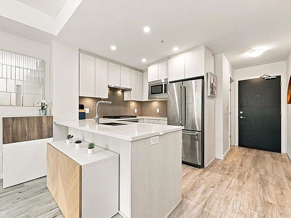 3rd image of 717 Breslay St #205