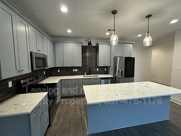 4th image of 403 Highland Park Ln