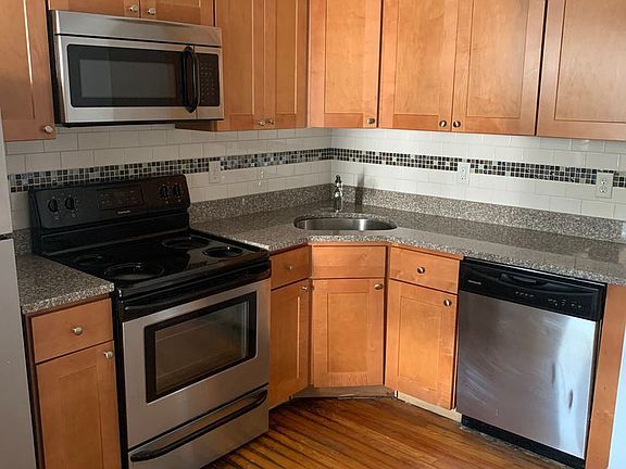 4th image of 1106 W Franklin St #307