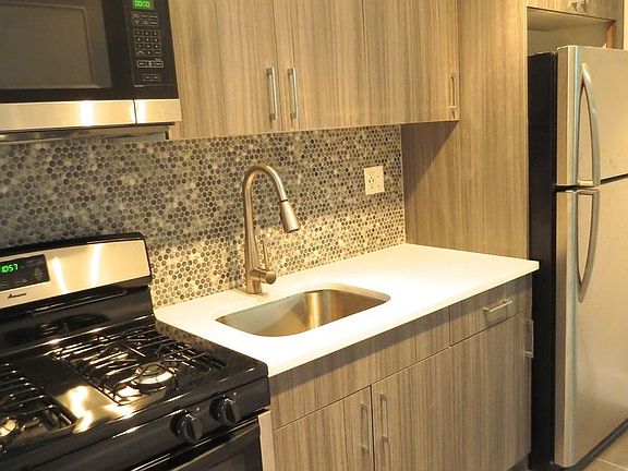 2nd image of 611 Ocean Ave APT B1