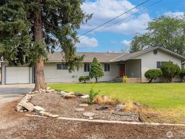 717 Ridge Drive W, Omak, WA 98841