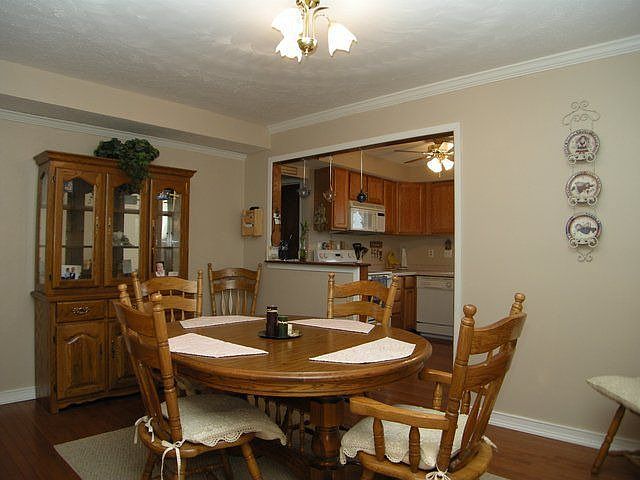 2nd image of 6 Doe Ct