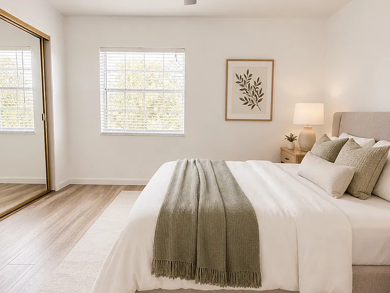 Bedroom (virtually staged)