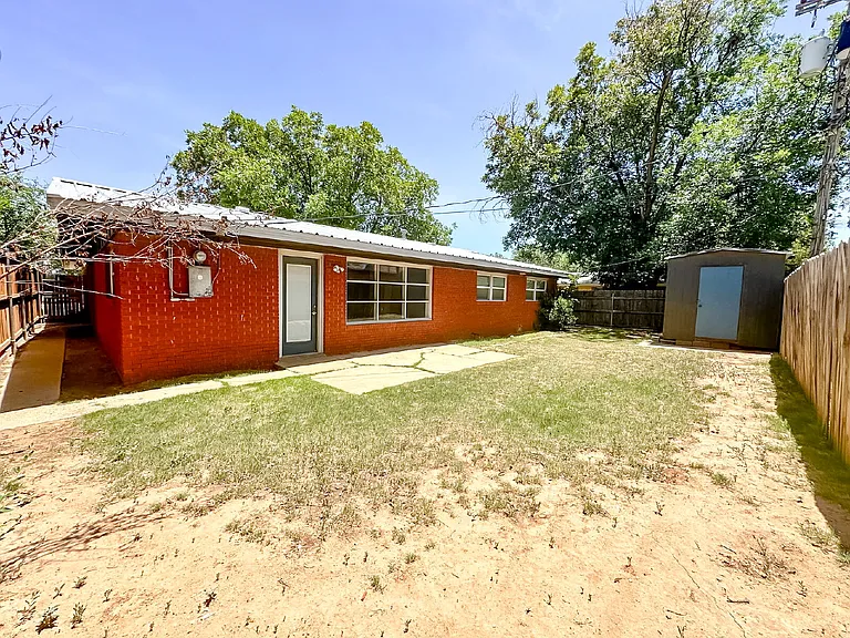 2608 Raleigh Ave — Photo 22
