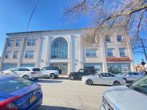 288 Main St #2D, Huntington, NY 11743