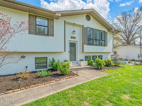 5th image of 7634 Luscombe Dr