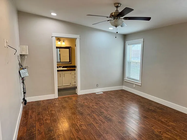 2557 E Beacon Light Rd — Photo 17