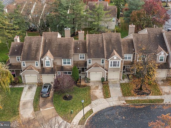 2nd image of 203 Masters Dr