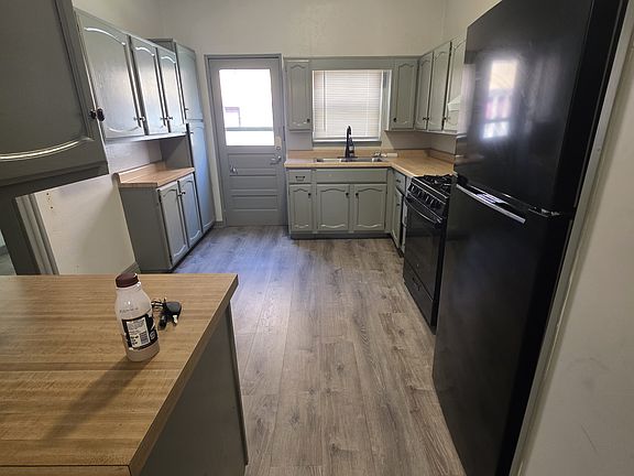 5th image of 442 Eleanor St APT 1