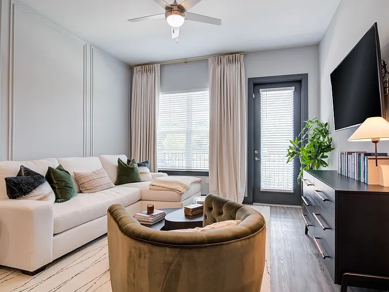 The Collier Sugar Hill Luxury Apartments — Photo 7