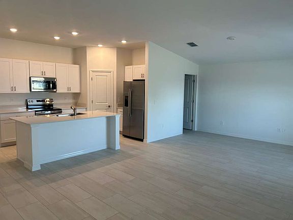 5th image of 1617 Tropical Oasis Ave
