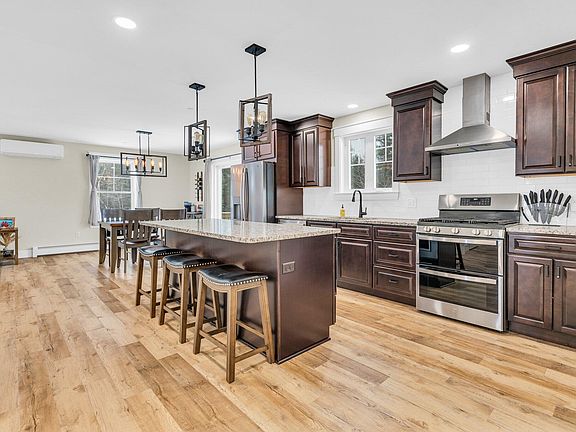 4th image of 6 Totem Pines Drive