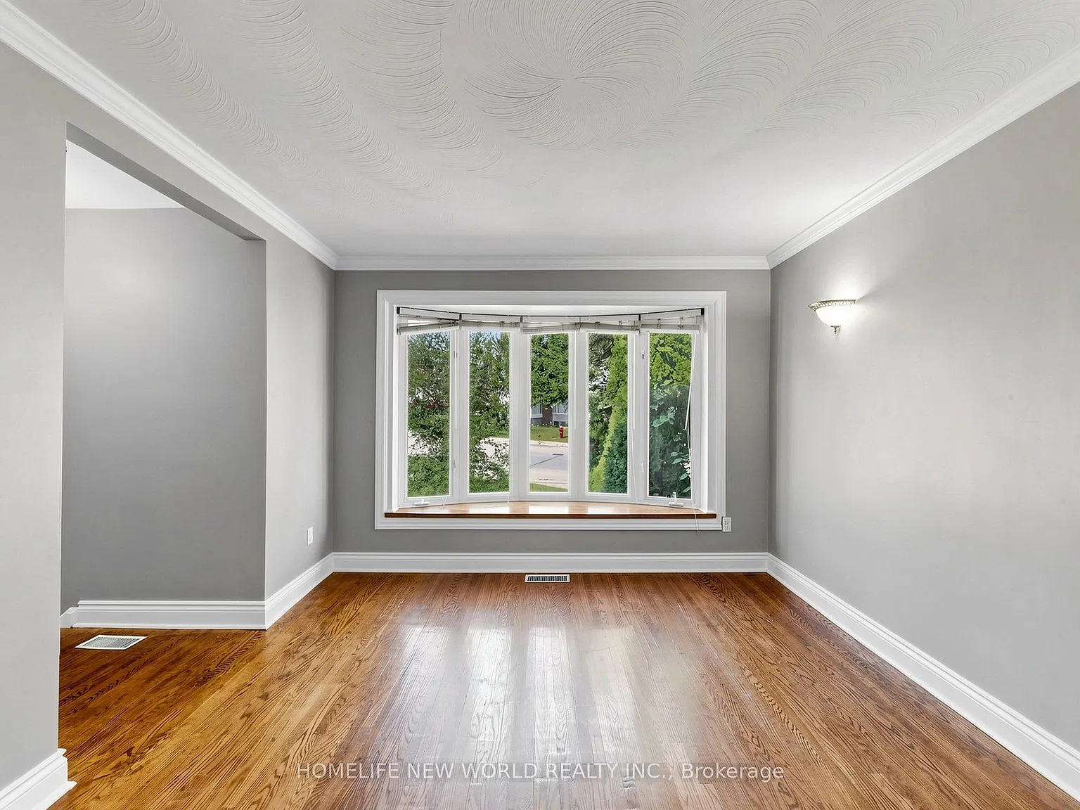 3 bed, $2,580 — Photo 3