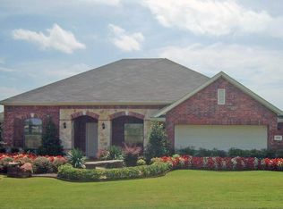 11033 Owl Creek Dr, Fort Worth, TX 76179