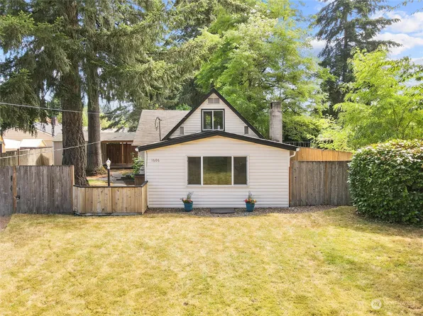 1606 Golf Club Road SE, Lacey, WA 98503
