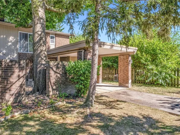 9459 Central Park Blvd #9459, Olmsted Falls, OH 44138