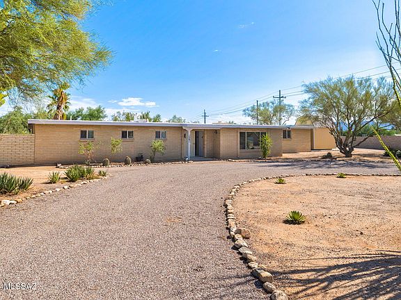 3rd image of 1381 W San Nicolas Dr
