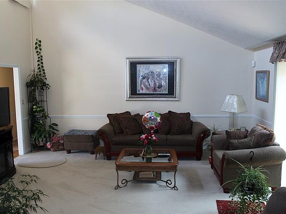 3rd image of 133 Idlewild Dr