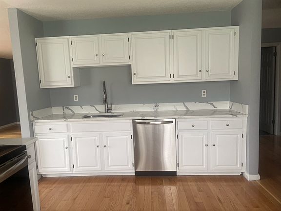 3rd image of 501 Seven Fields Ln