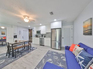 927 68th St NW, Bradenton, FL 34209