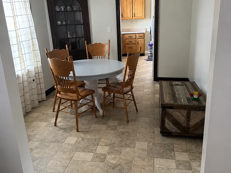 215 Gold St — Photo 2