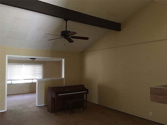 3rd image of 1461 S Meadows Dr