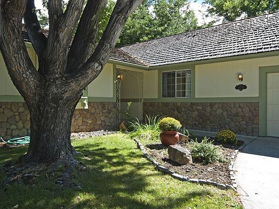 2nd image of 1058 Aster Ct