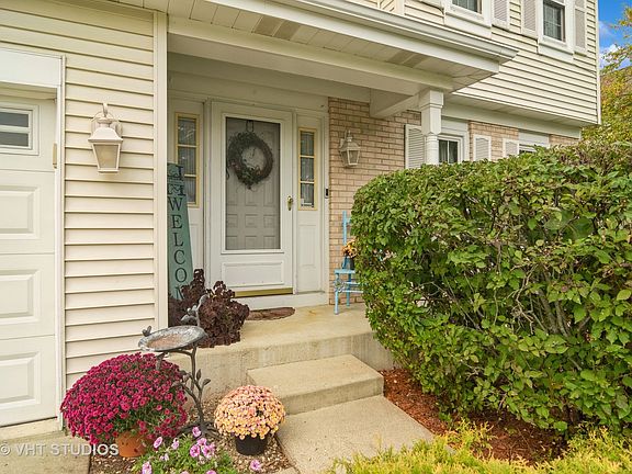 2nd image of 521 Old Country Way