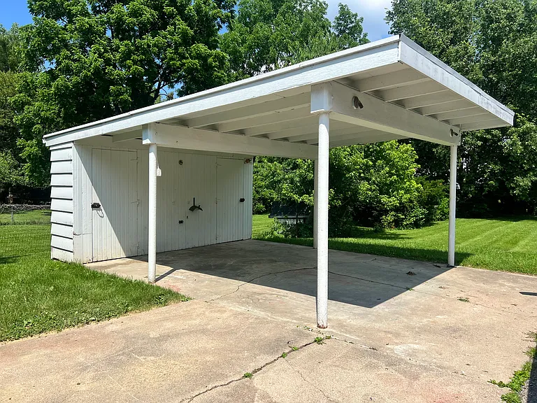 150 S Fostoria Ave — Photo 3