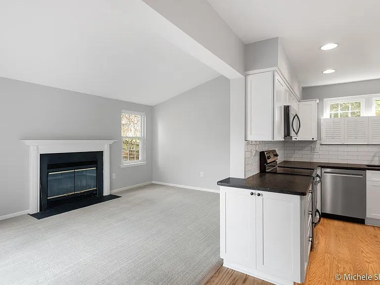 272 Yale Ct — Photo 16