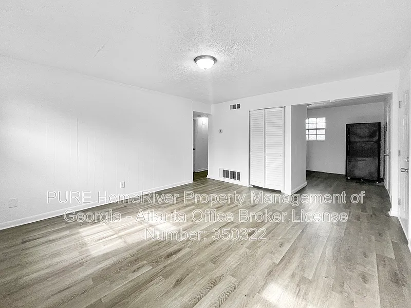 2 bed, 1.0 bath, 800 sqft, $1,800 — Photo 3
