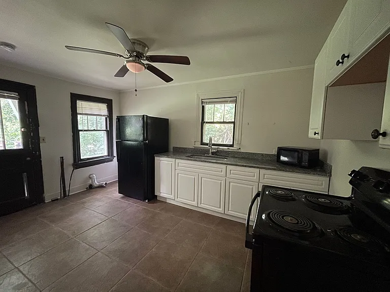 119 Sadler Ct — Photo 10