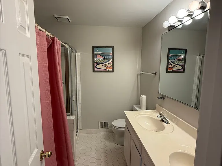 2740 Winston Ct — Photo 18
