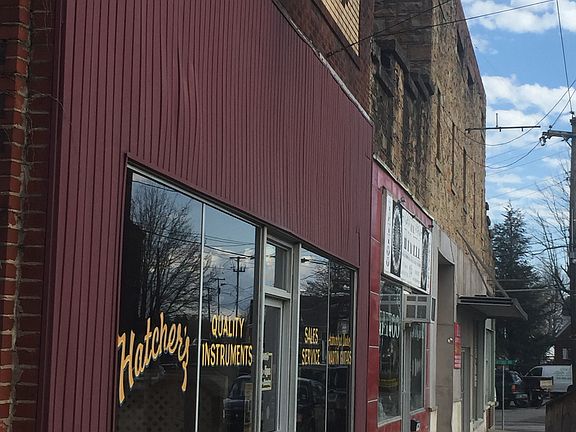 3rd image of 311 Main Street East