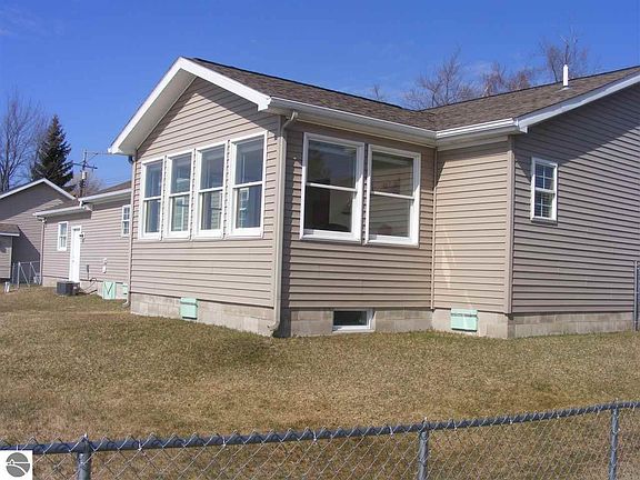 2nd image of 919 E Lake Mitchell Dr