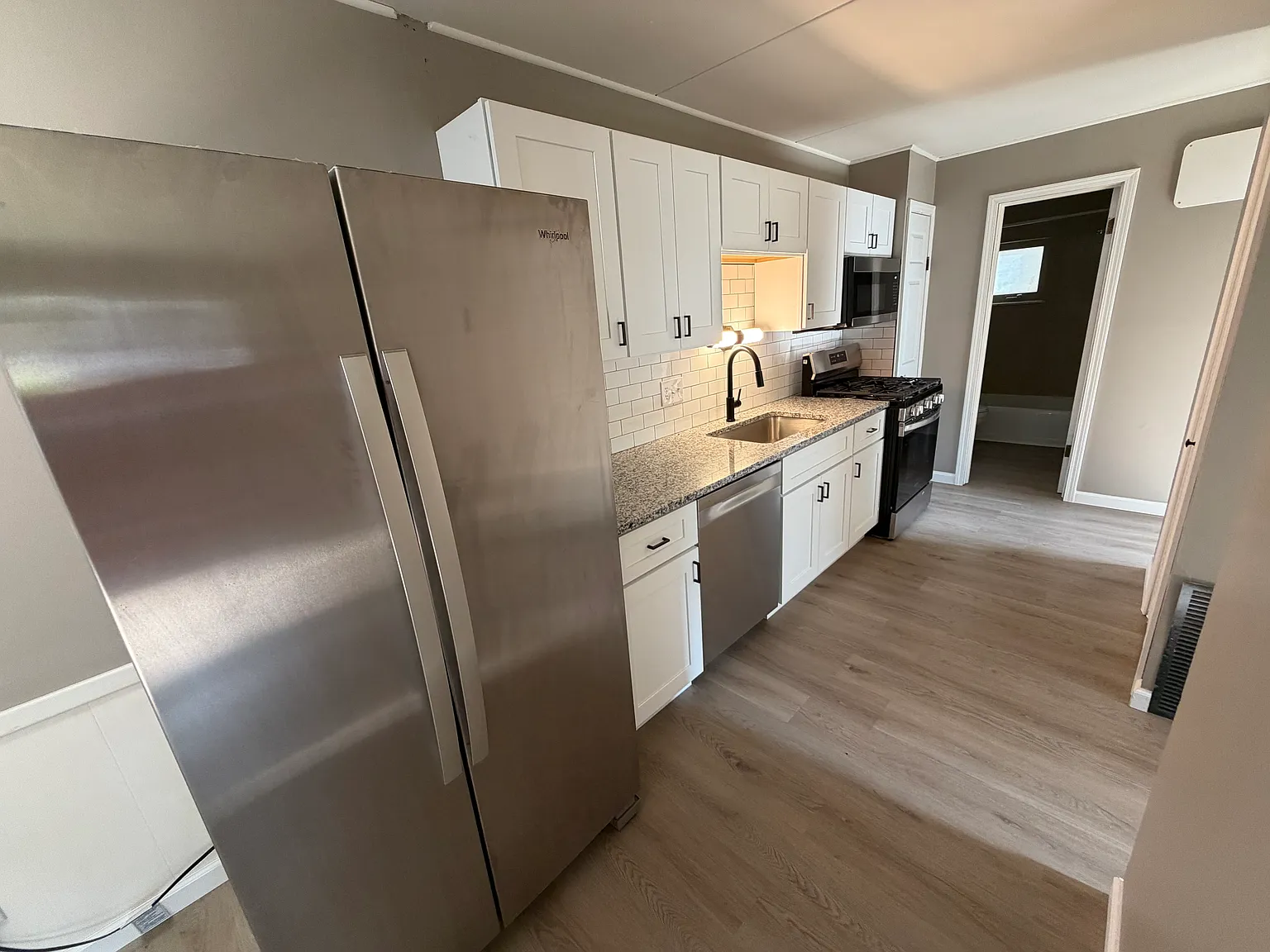 2 bed, 1100 sqft, $1,500 — Photo 2