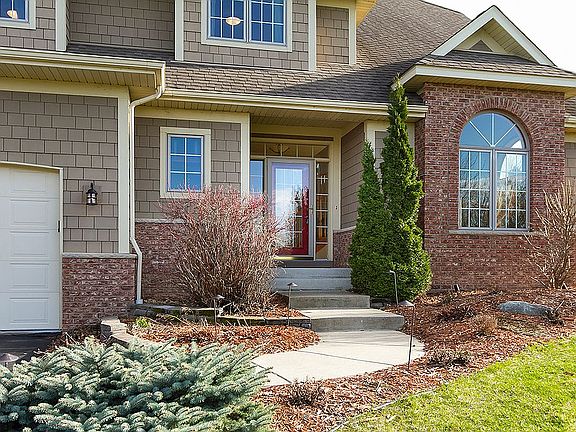 3rd image of 1015 Parkview Ln