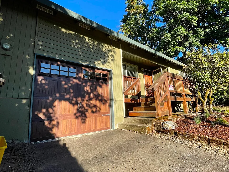 9710 SW 49th Ave