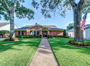 718 Merrick Dr, Sugar Land, TX 77478