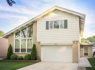 5913 Washington St, Morton Grove, IL 60053