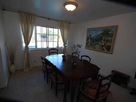 72DublinDrive Dinning Room.jpg