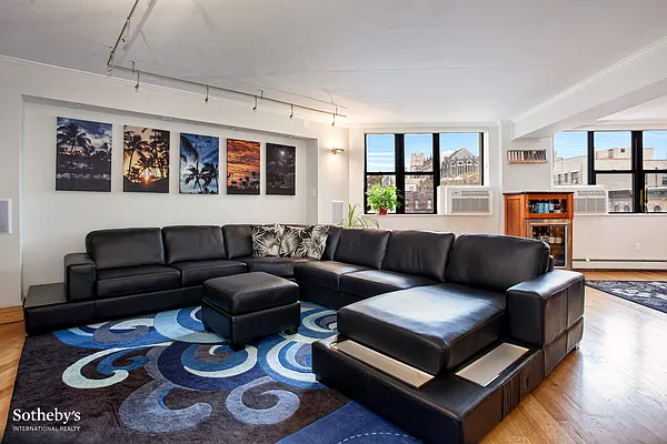 Sold by Sotheby's International Realty | media 1