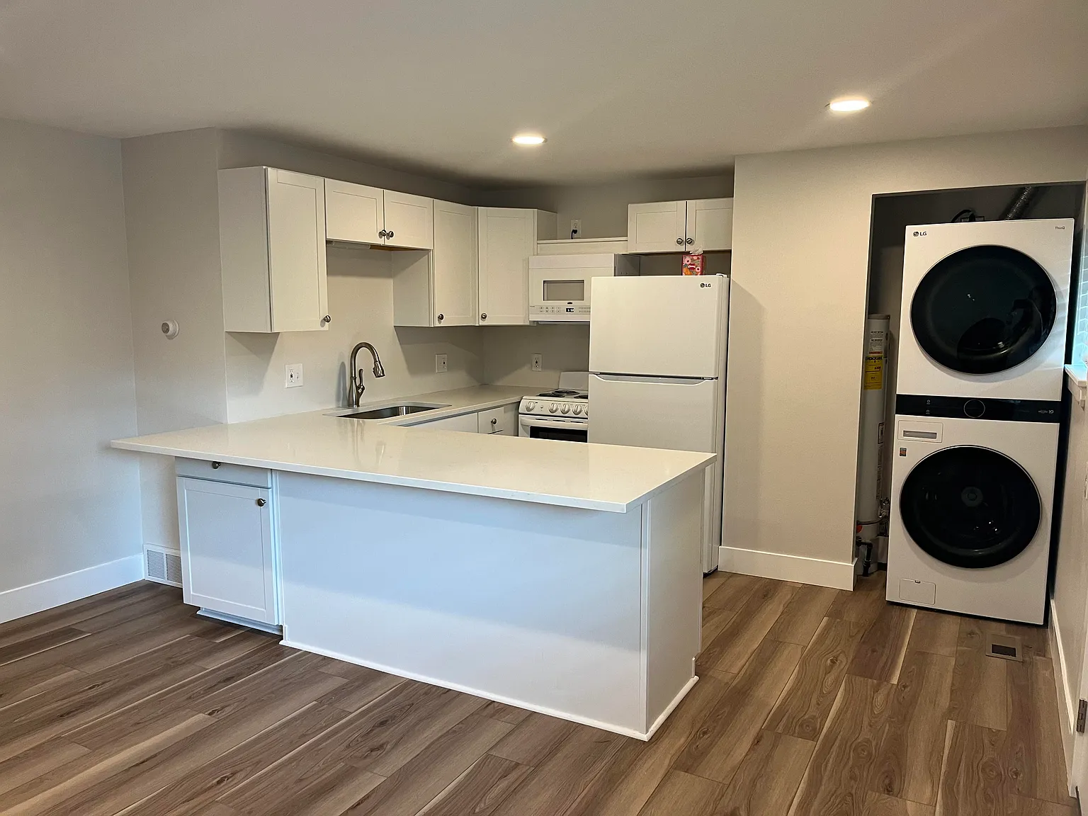 2 bed, 600 sqft, $1,600 — Photo 1