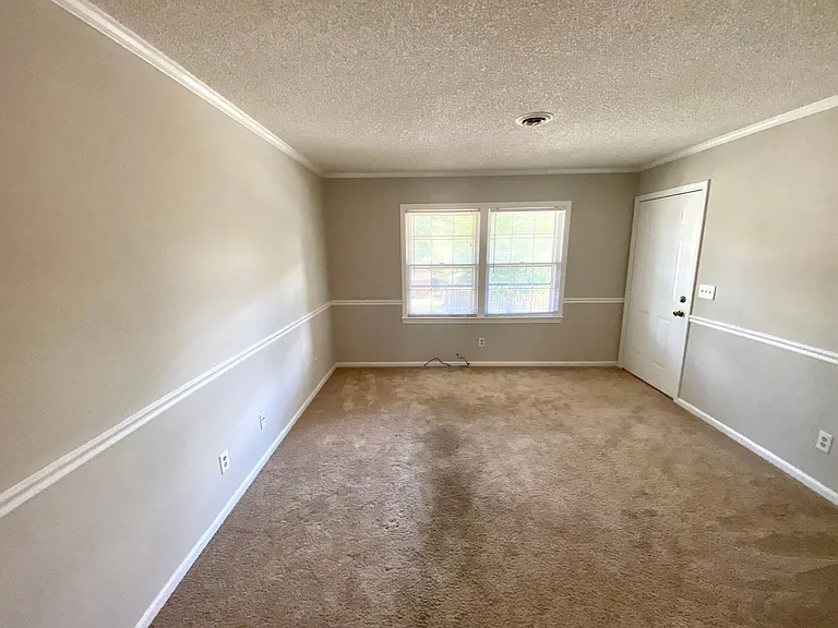 21 Cavalier Ct #D — Photo 2