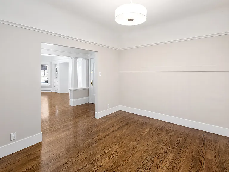 929 Pine Street — Photo 11