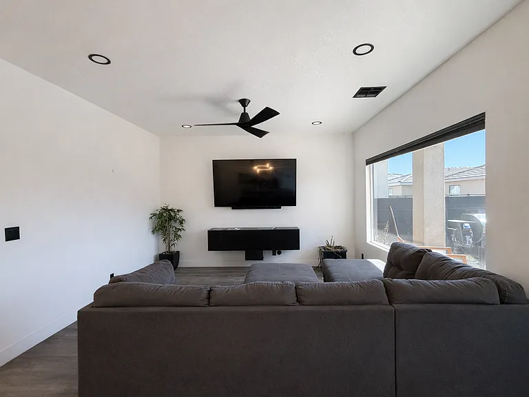 543 S Stewart Creek Cv — Photo 6