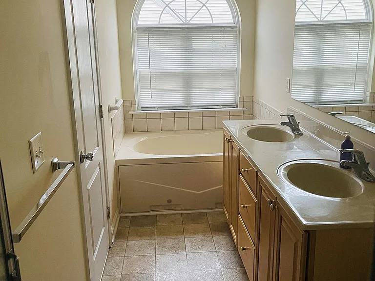 Owner's Private Bath includes Shower Stall