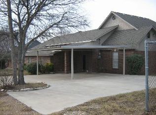 125 N 1st St, Mc Gregor, TX 76657